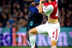 欧冠年收(shōu)入预计超(chāo)50亿！Netflix拟競(jìng)购欧冠全(quán)球轉(zhuǎn)播权，足(zú)球轉(zhuǎn)播市場(chǎng)迎变革