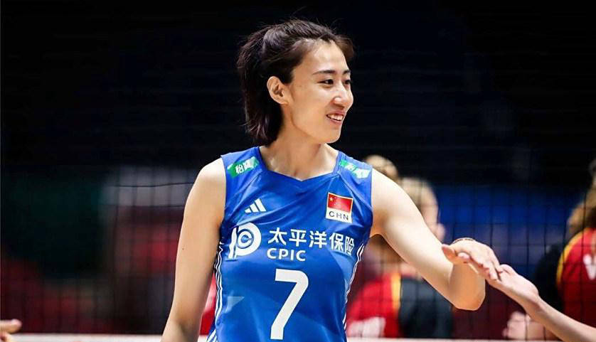 天津女排抵达土耳其开启热身训练，加拉塔萨雷确认王媛媛球衣号码，备战欧冠