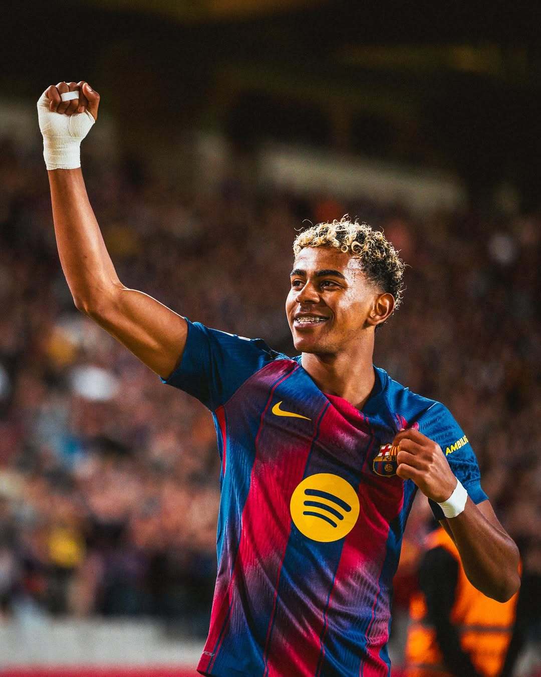 亚马尔德容身背黄牌，巴萨四名主力面临欧冠停赛风险