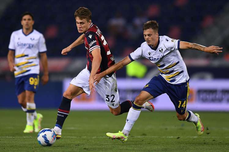 里尔进攻强势但防线失球,里昂防守稳固,两队争夺欧冠资格,吉鲁与拉卡泽特国脚德比。