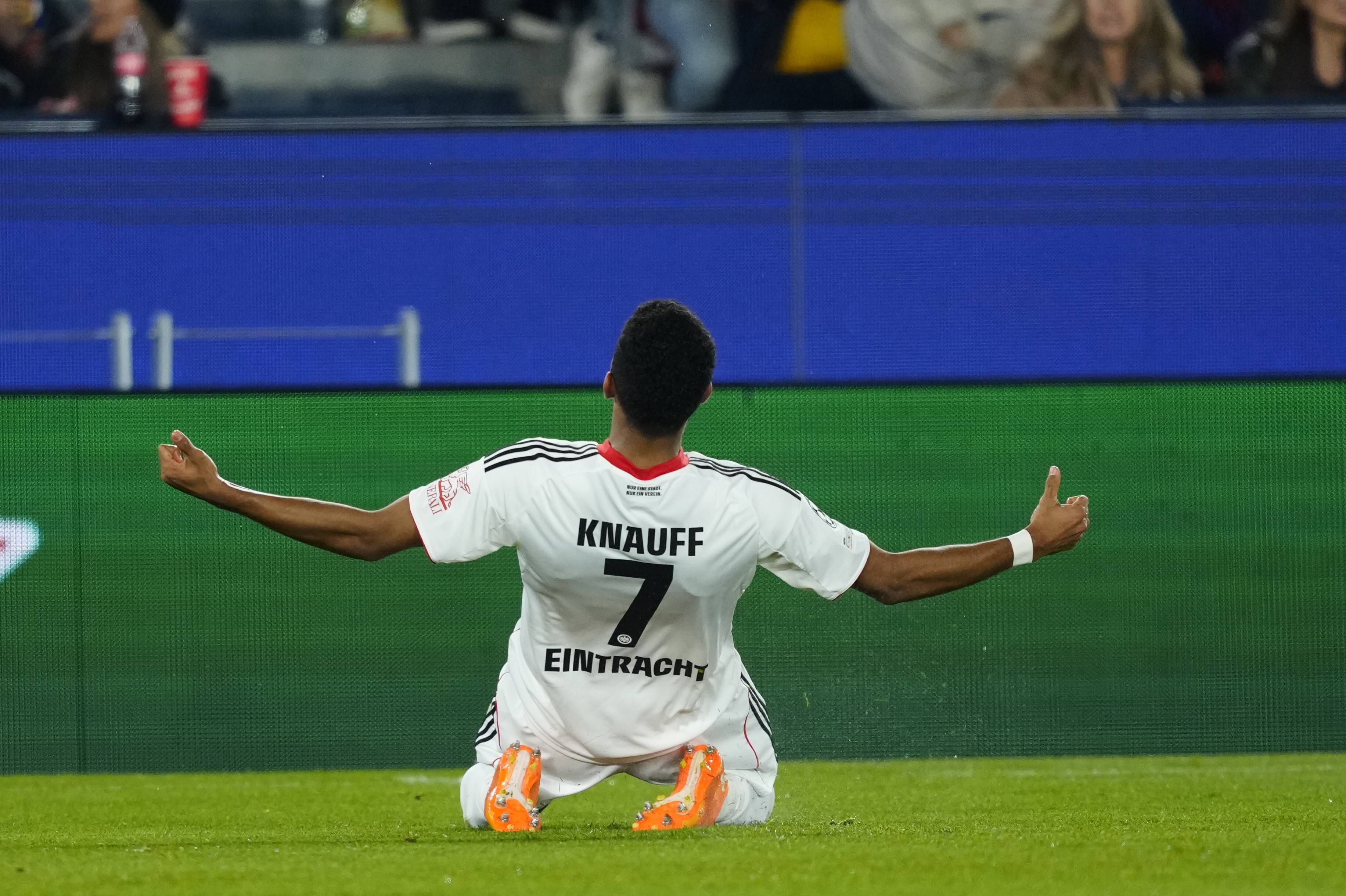 (外代二线)足球——欧冠联赛:巴萨胜法兰克福