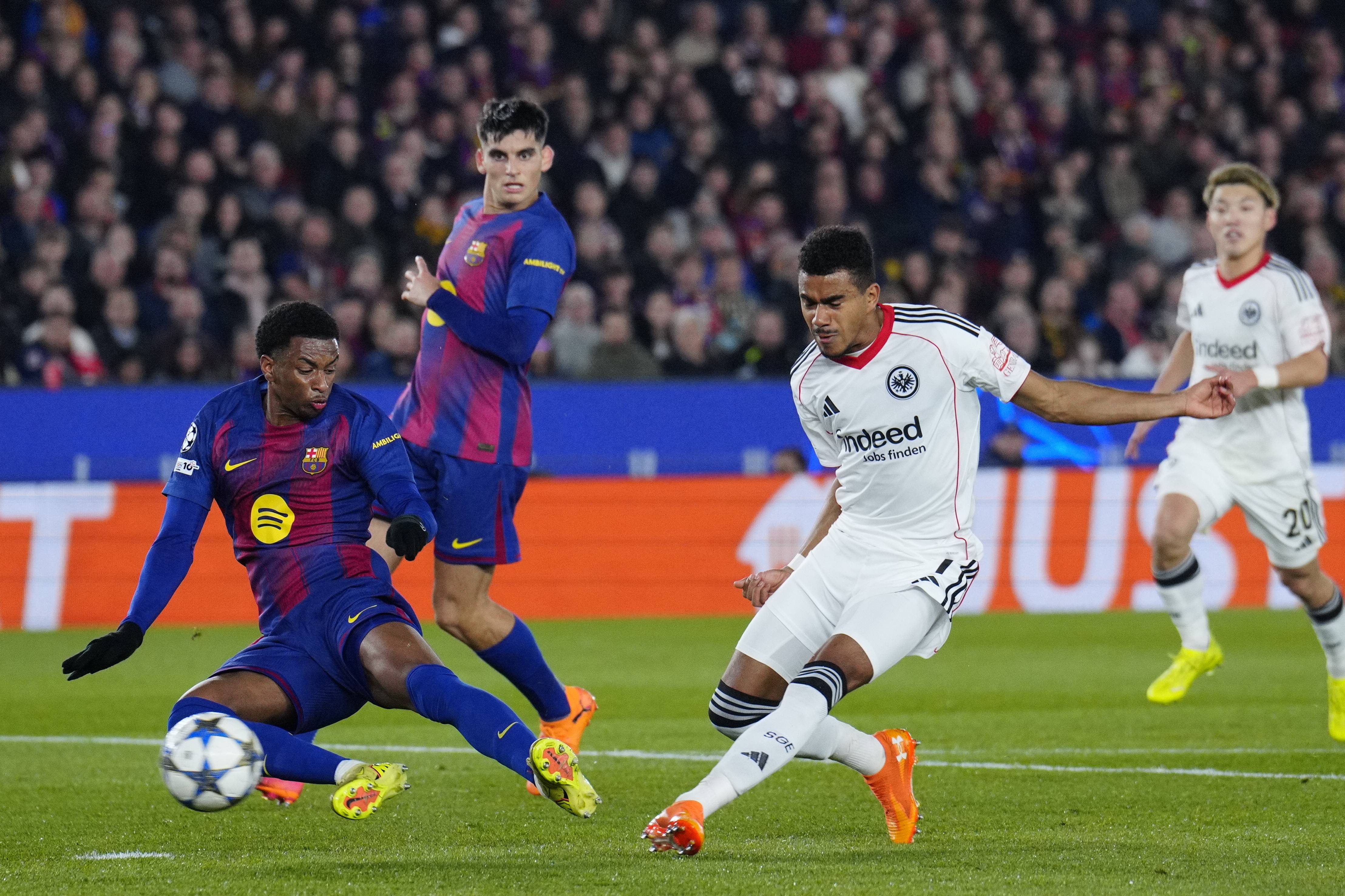 (外代二线)足球——欧冠联赛:巴萨胜法兰克福