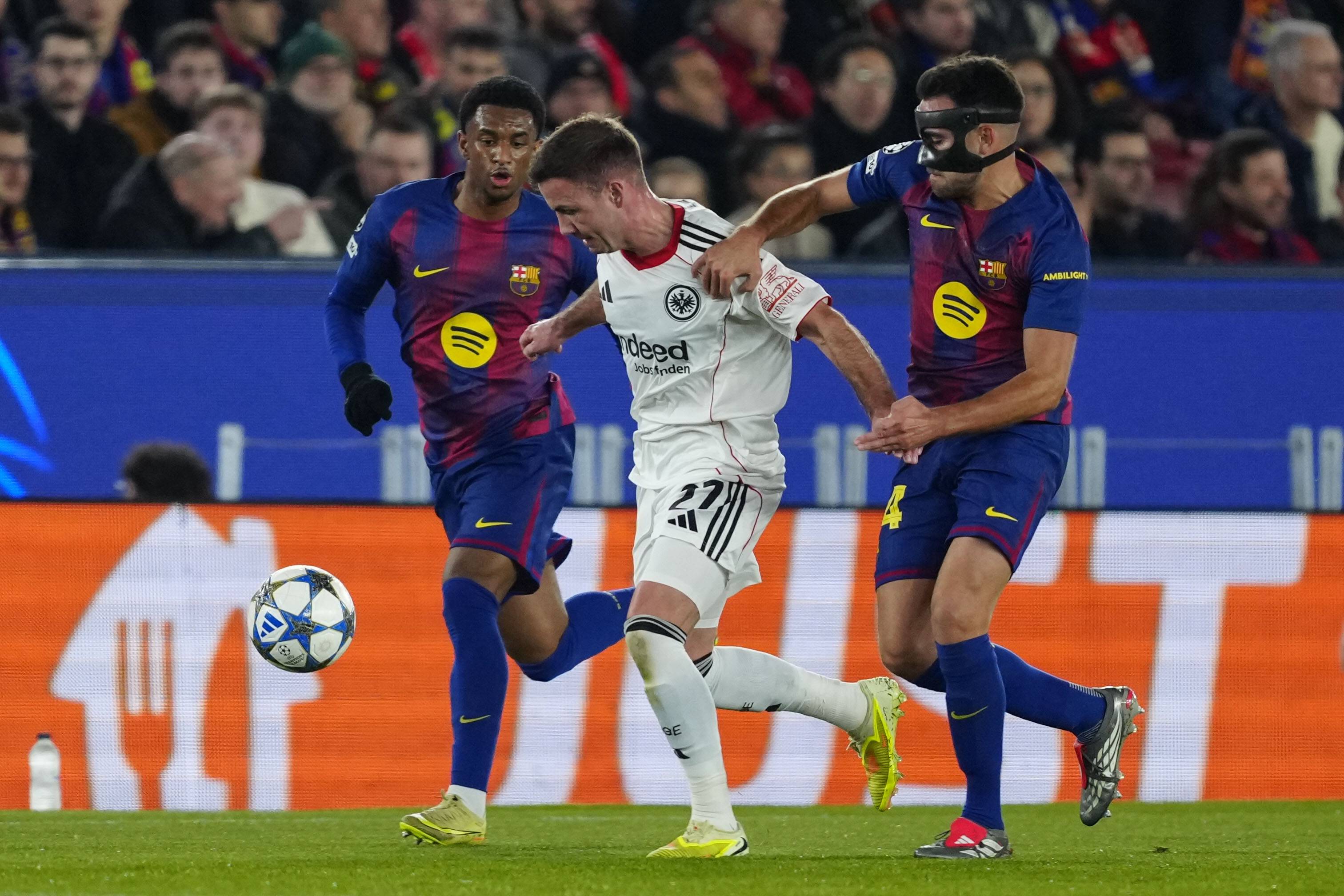 (外代二线)足球——欧冠联赛:巴萨胜法兰克福