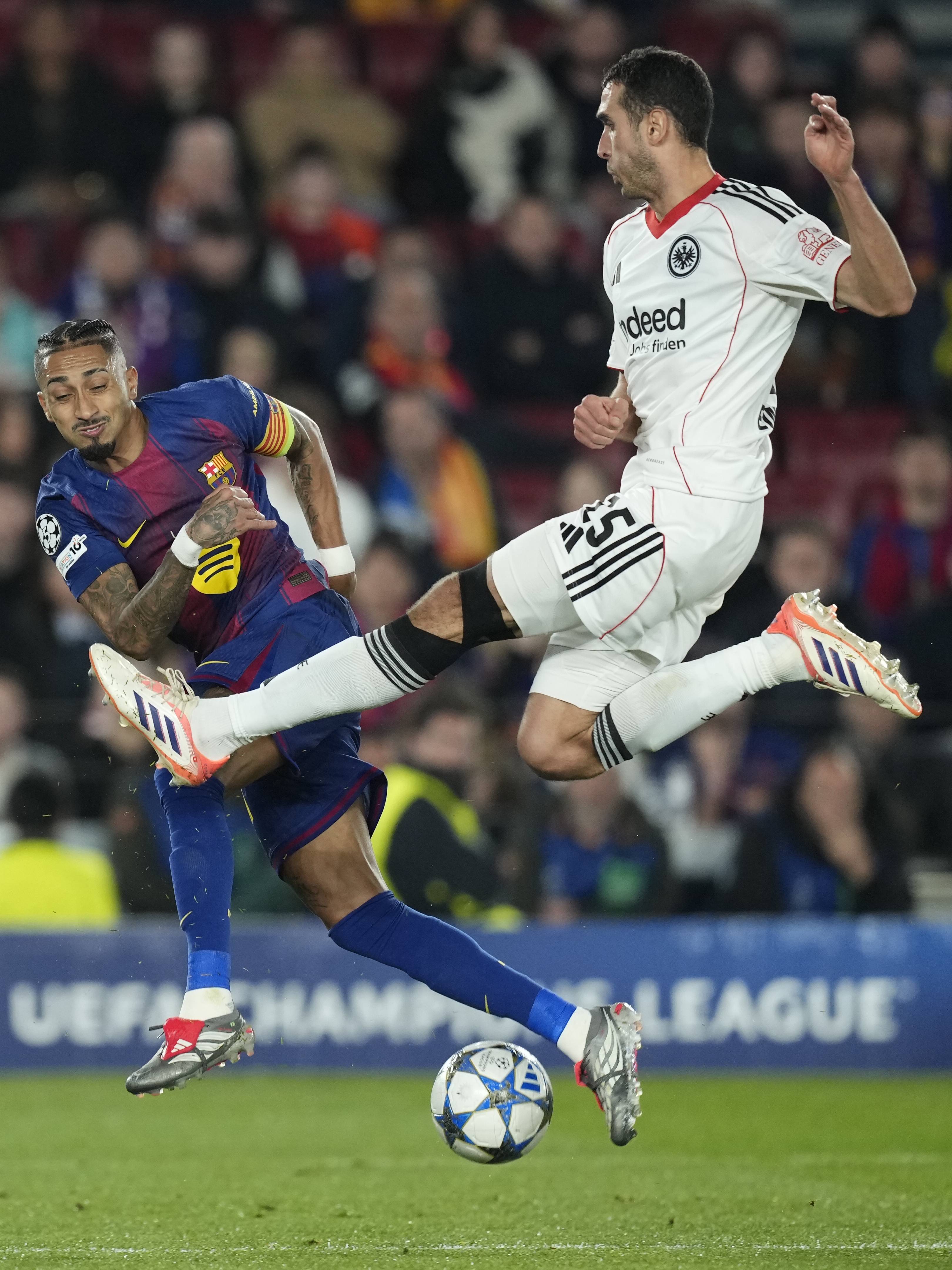 (外代二线)足球——欧冠联赛:巴萨胜法兰克福