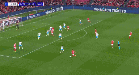 本菲卡2:0战胜那不勒斯，穆里尼奥有望迎来第3座欧冠奖杯