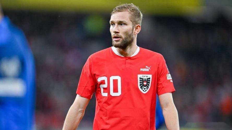 欧冠狂欢一夜:利物浦压哨绝杀国米,拜仁+巴萨翻盘,切尔西惨遭冷门