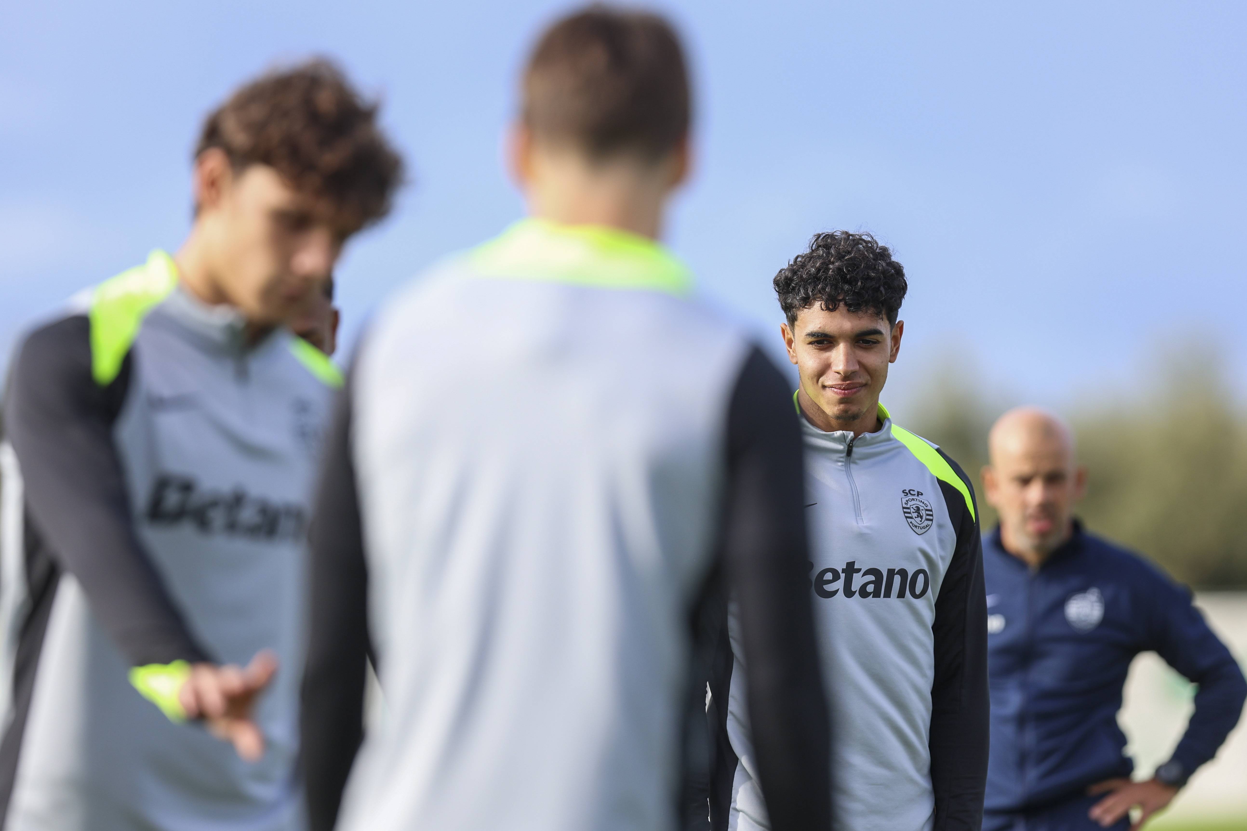 （外代二线）足球——欧冠联赛：葡萄牙体育赛前备战