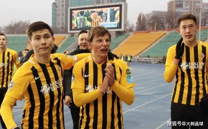 大鱼!中甲球队报价欧冠球队前锋:28岁1米9,欧冠11场1球