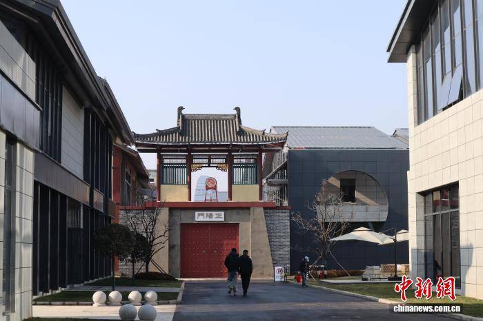 西部地区首个短视频全链条服务基地正式投入运营