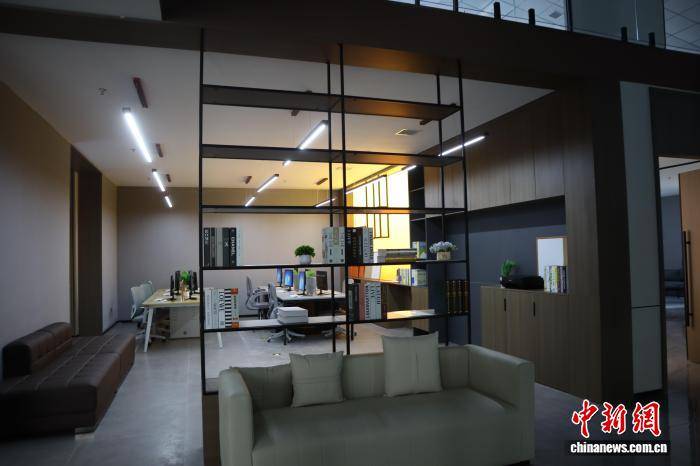 西部地区首个短视频全链条服务基地正式投入运营