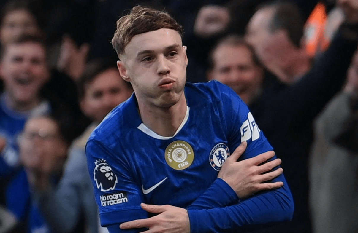 英超豪门杀入欧冠区,22岁后卫爆发:独造2球,全场最佳